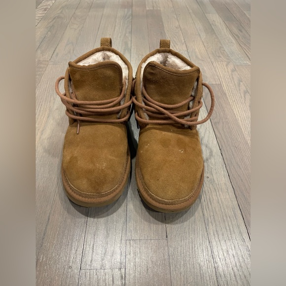 Uggs Neumel. (Chestnut) - Picture 1 of 6